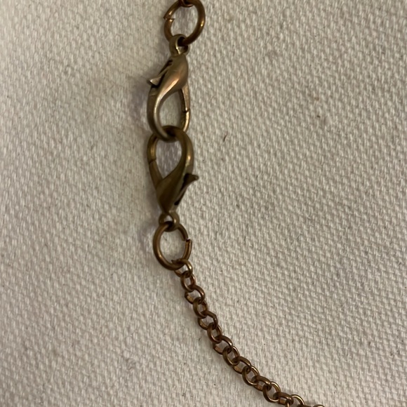 Bib necklace with pink beading - Picture 7 of 7